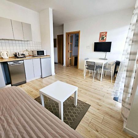 Green Kabaty Apartment 3 Варшава Екстериор снимка